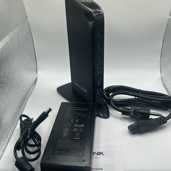 Wavlink WL-UG39PD1 USB-C Triple display Universal Docking Station - Picture 2 of 11